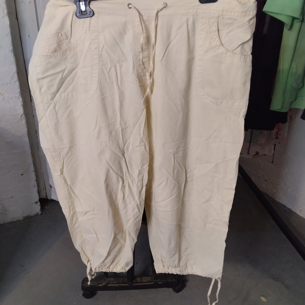 Women's Capris